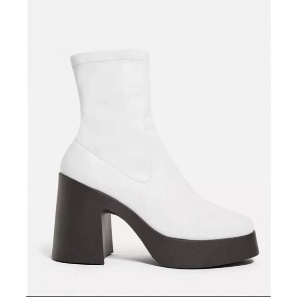 Princess Polly Shoes - Princess Polly Platform Stretch Cream Boots Sz 9